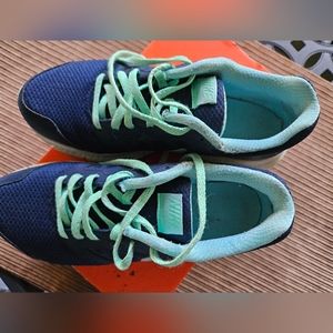 Women's Nike Downshifter 6 tennis running sneakers shoes size 6 blue